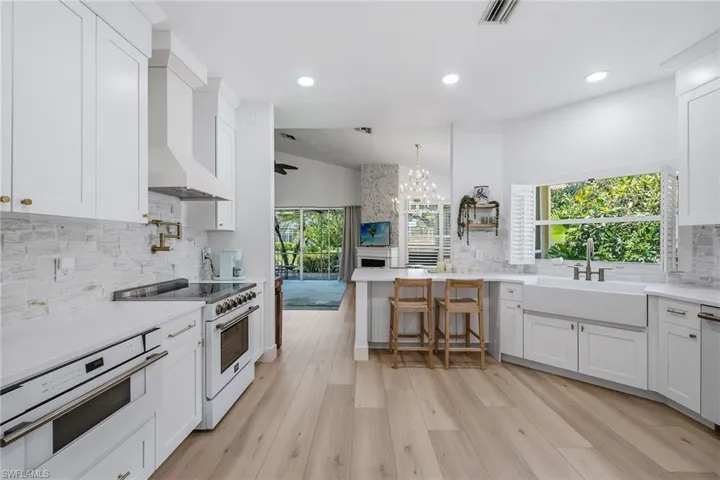 5900 Fountain Dr, Naples, Florida 34119