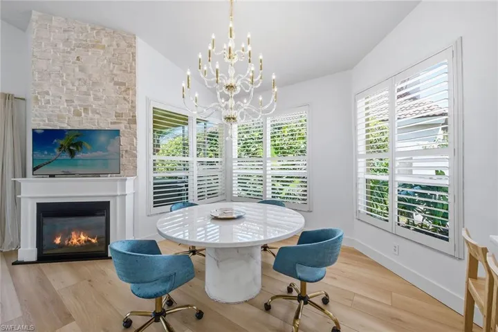 5900 Fountain Dr, Naples, Florida 34119
