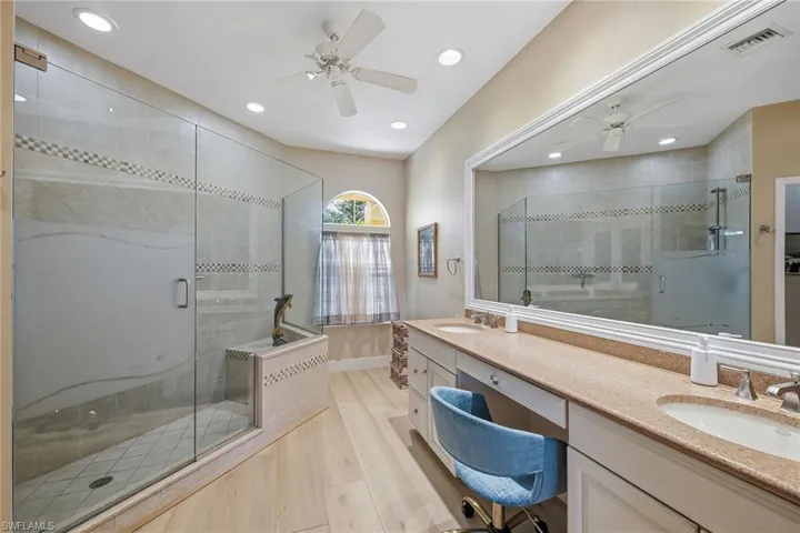 5900 Fountain Dr, Naples, Florida 34119
