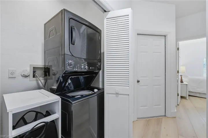 5900 Fountain Dr, Naples, Florida 34119