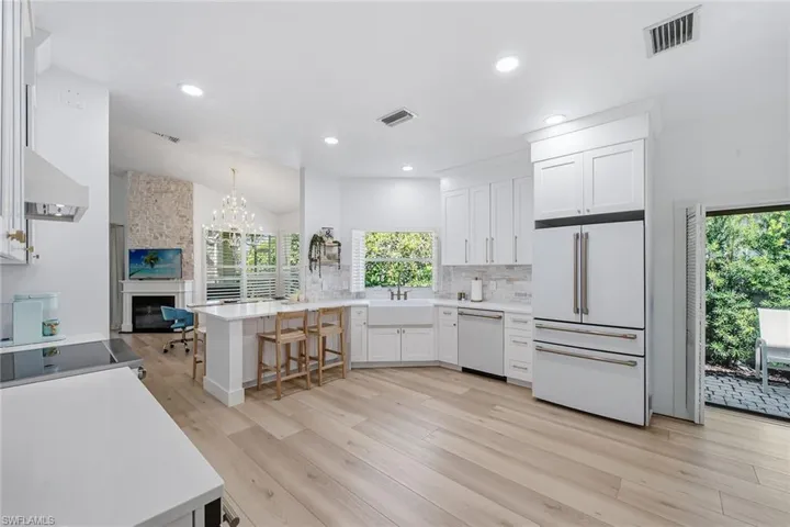 5900 Fountain Dr, Naples, Florida 34119