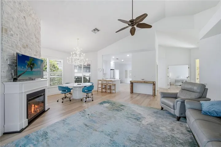 5900 Fountain Dr, Naples, Florida 34119