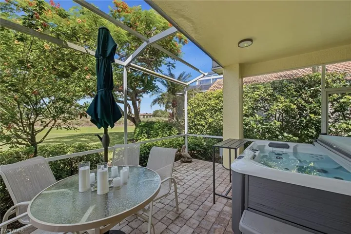 5900 Fountain Dr, Naples, Florida 34119