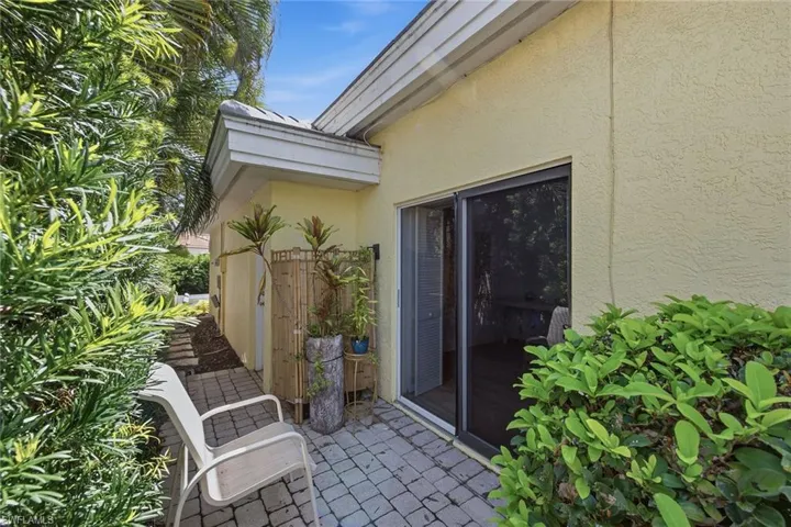 5900 Fountain Dr, Naples, Florida 34119
