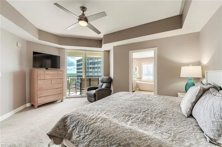 Primary bedroom with direct access to lanai