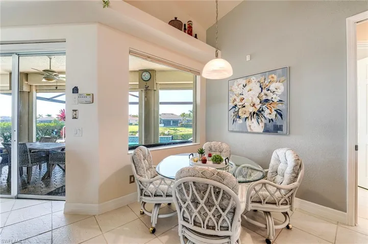 Kitchen dining area