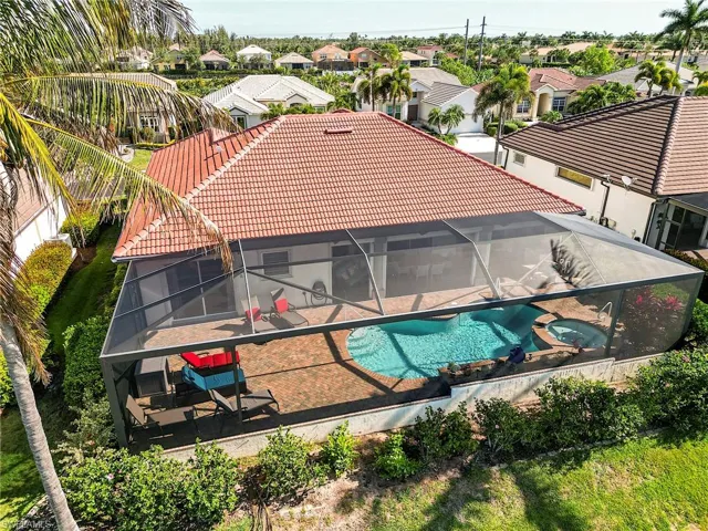 Picture frame lanai and a paver stone lanai surface