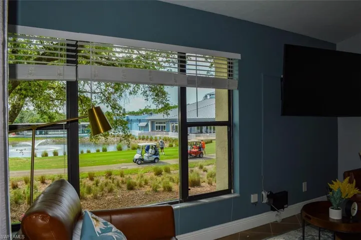 5690  Trailwinds  DR, Fort Myers, FL 33907