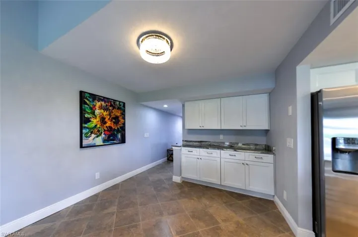 5690  Trailwinds  DR, Fort Myers, FL 33907