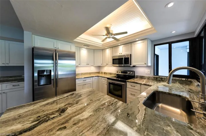 5690  Trailwinds  DR, Fort Myers, FL 33907
