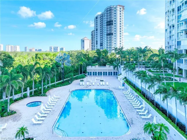 St Raphael private pool and spa