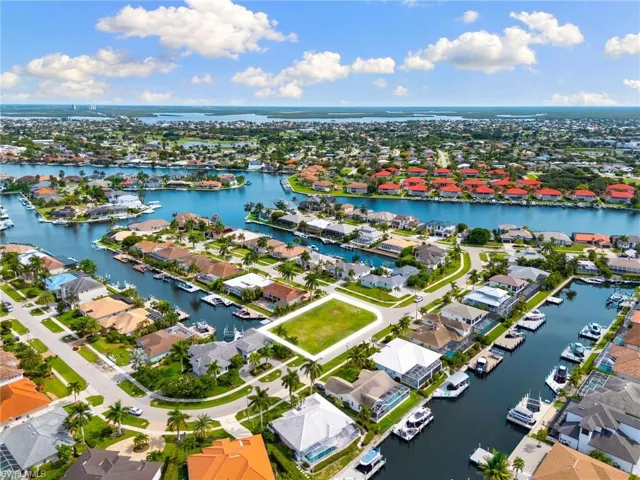 960 Bonita Ct, Marco Island, Florida 34145