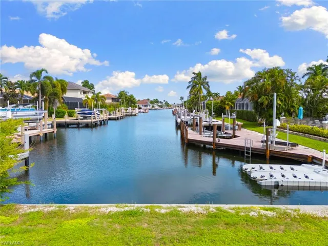 960 Bonita Ct, Marco Island, Florida 34145