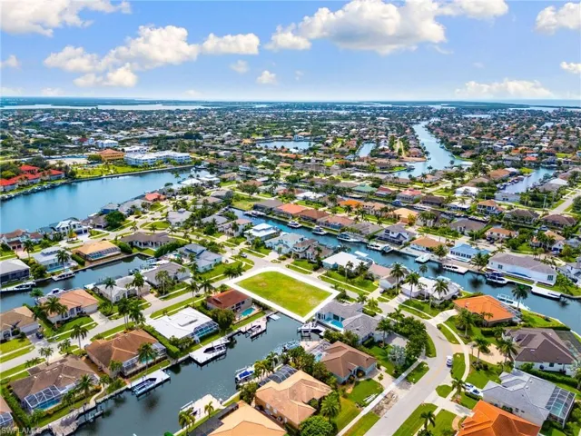 960 Bonita Ct, Marco Island, Florida 34145