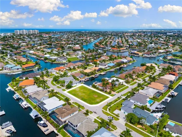 960 Bonita Ct, Marco Island, Florida 34145