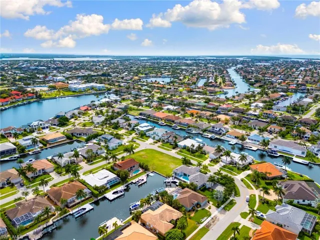 960 Bonita Ct, Marco Island, Florida 34145