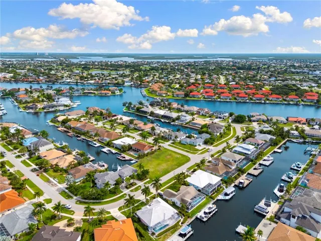 960 Bonita Ct, Marco Island, Florida 34145