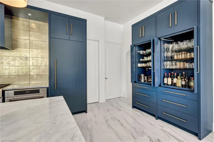 Coffee & Cocktail Bar!