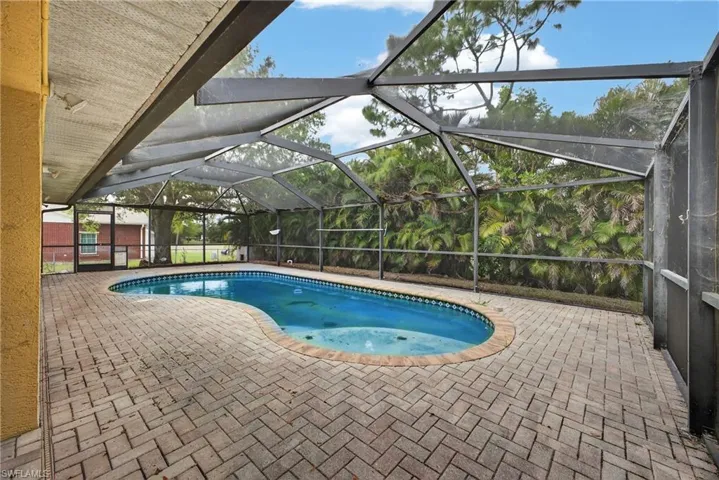 6890 Circle Dr, Fort Myers, Florida 33905