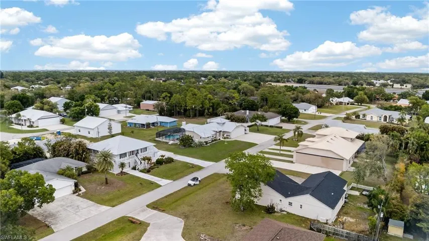 6890 Circle Dr, Fort Myers, Florida 33905