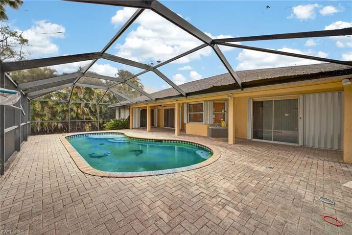 6890 Circle Dr, Fort Myers, Florida 33905