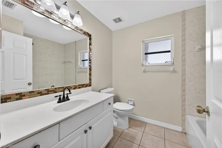 6890 Circle Dr, Fort Myers, Florida 33905