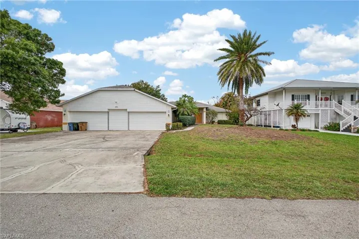 6890 Circle Dr, Fort Myers, Florida 33905