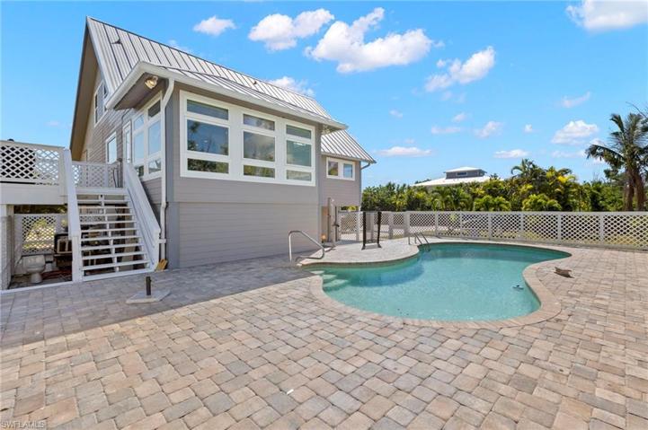 Back Deck & Exterior w/ Pool