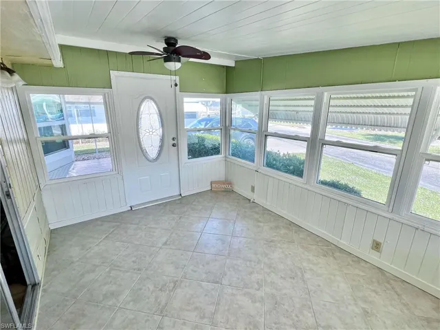 Sunroom/Den