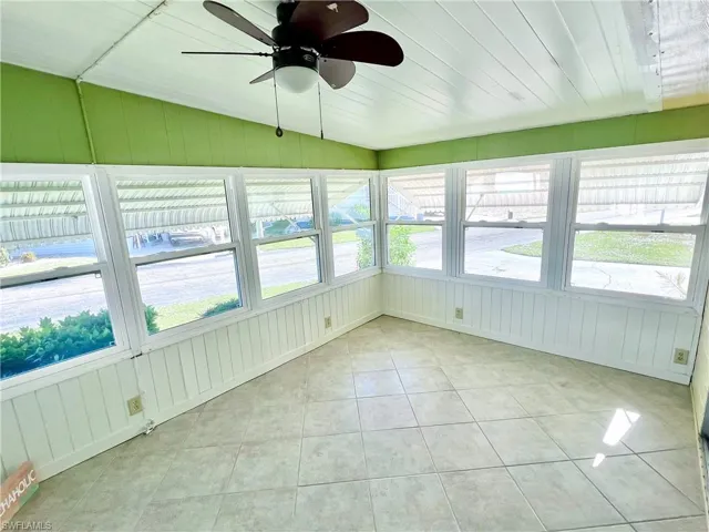 Sunroom/Den