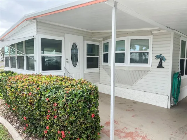 301  Dillard  AVE, Fort Myers, FL 33908