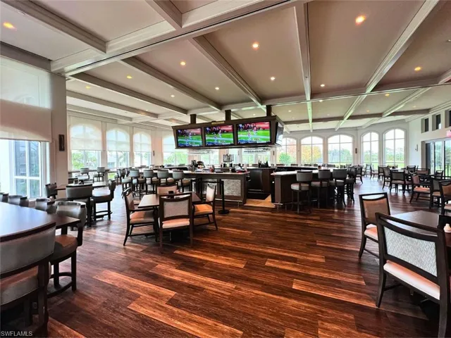 Restaurant & Bar