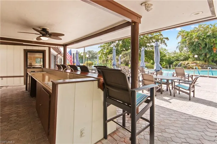 135  Forest Lakes  BLVD, Naples, FL 34105