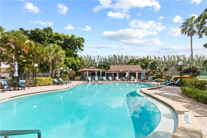 135  Forest Lakes  BLVD, Naples, FL 34105