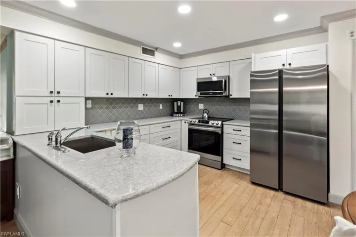 135  Forest Lakes  BLVD, Naples, FL 34105