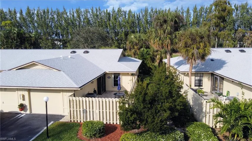 135  Forest Lakes  BLVD, Naples, FL 34105
