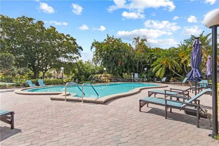 135  Forest Lakes  BLVD, Naples, FL 34105