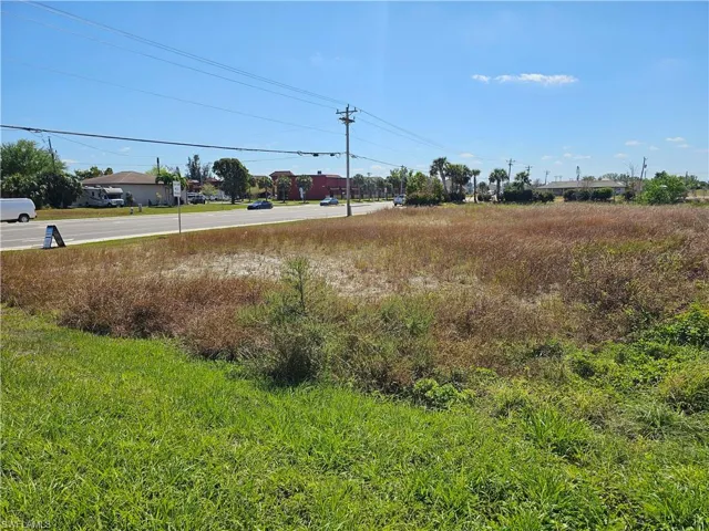 252  Nicholas NW PKWY, Cape Coral, FL 33991