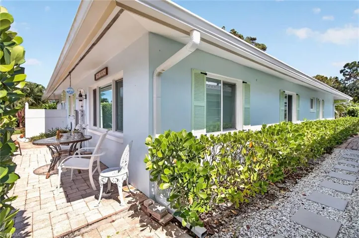 18 Rivard Rd 9, Naples, Florida 34112