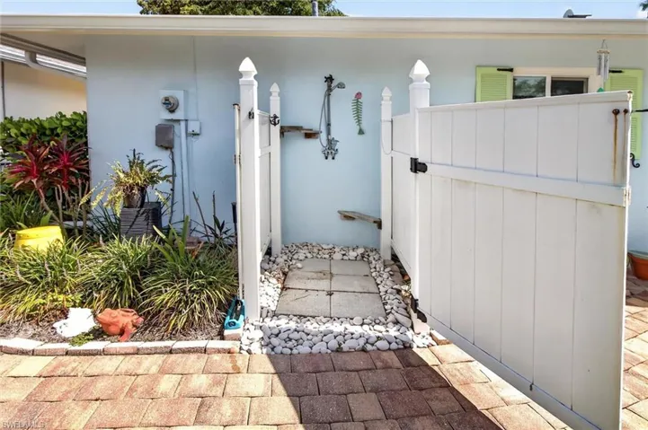 18 Rivard Rd 9, Naples, Florida 34112