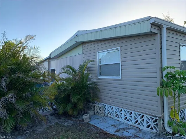 View of side of home