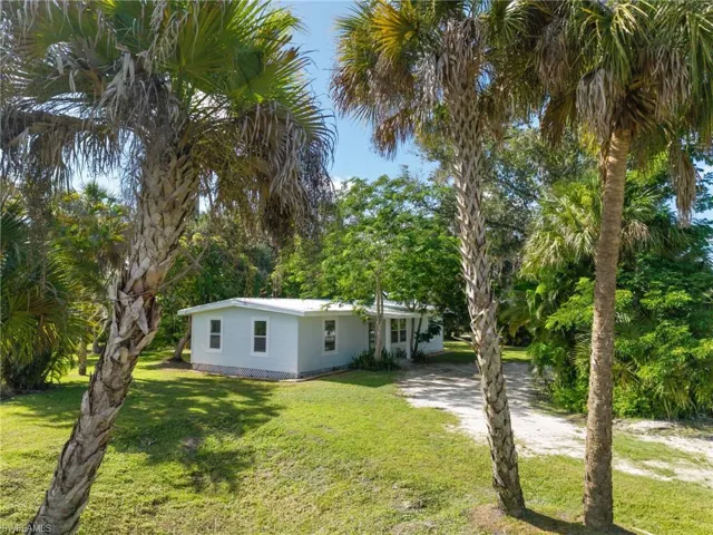 19481/483 S River Rd, Alva, Florida 33920