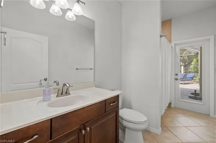 Guest/Pool Bath