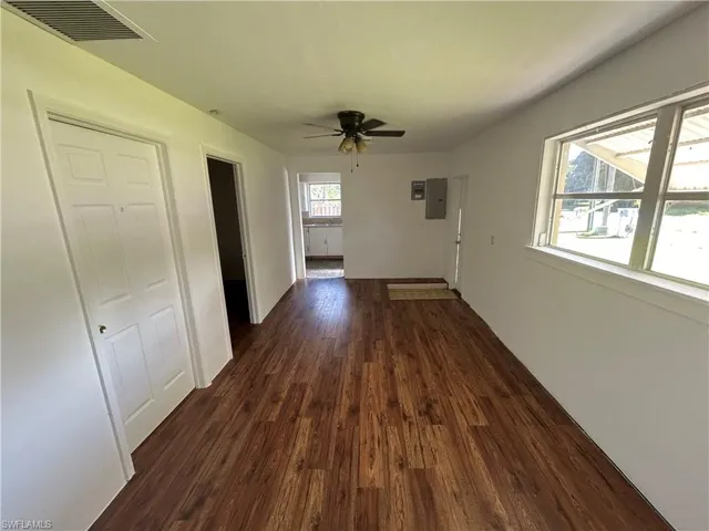 695  July  CIR, North Fort Myers, FL 33903