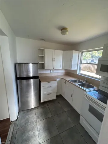 695  July  CIR, North Fort Myers, FL 33903
