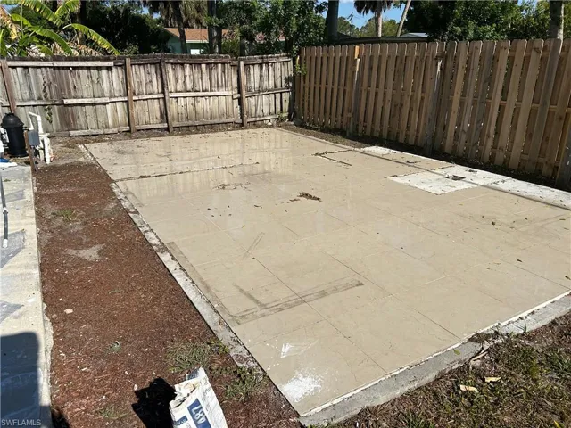 695  July  CIR, North Fort Myers, FL 33903