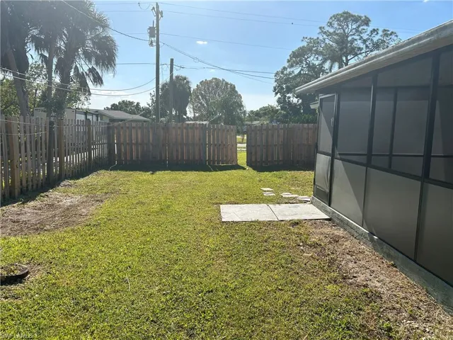 695  July  CIR, North Fort Myers, FL 33903