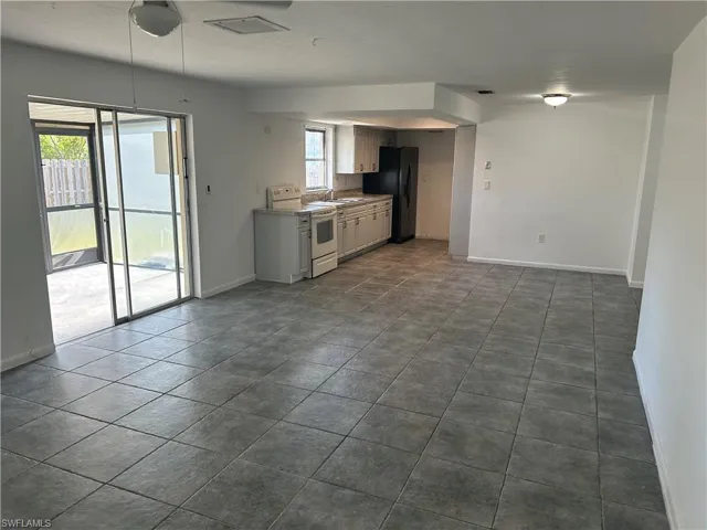 695  July  CIR, North Fort Myers, FL 33903