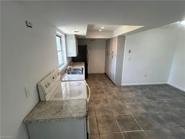 695  July  CIR, North Fort Myers, FL 33903