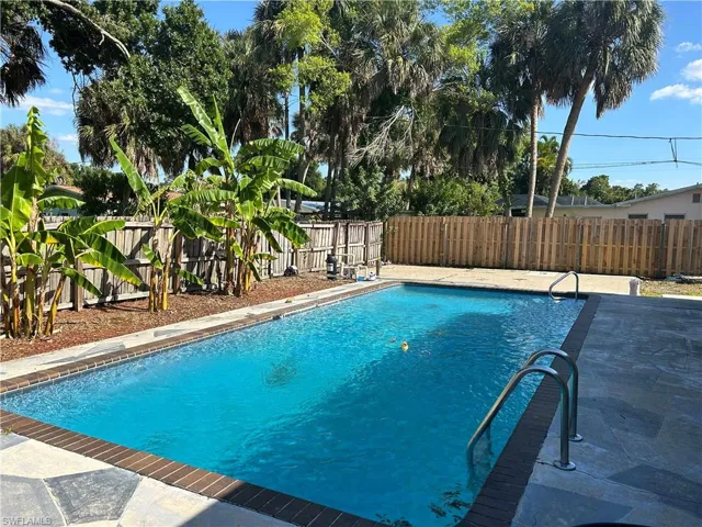 695  July  CIR, North Fort Myers, FL 33903